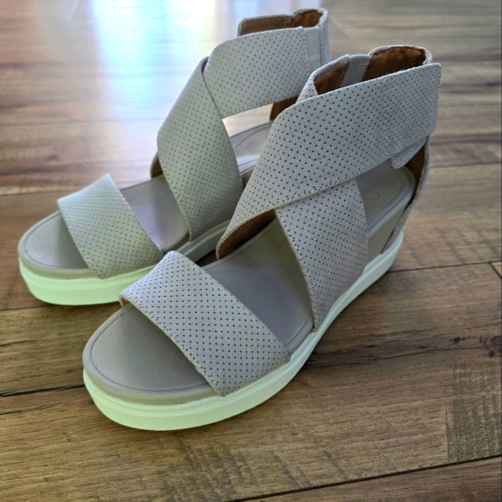Women's Beige Wedge Sandals Dr. Scholls